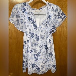 LOFT blue/white floral print crinkle chiffon flutter sleeve blouse Size XL